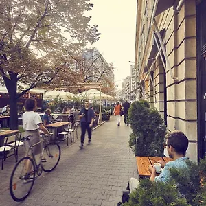  Homestay Between Us Poland